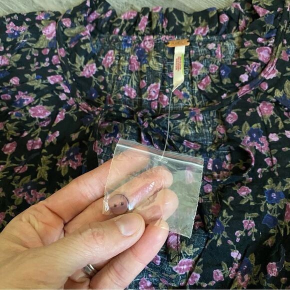 Free People Dark Floral Blouse NEW Black Purple Green Small - Picture 5 of 11